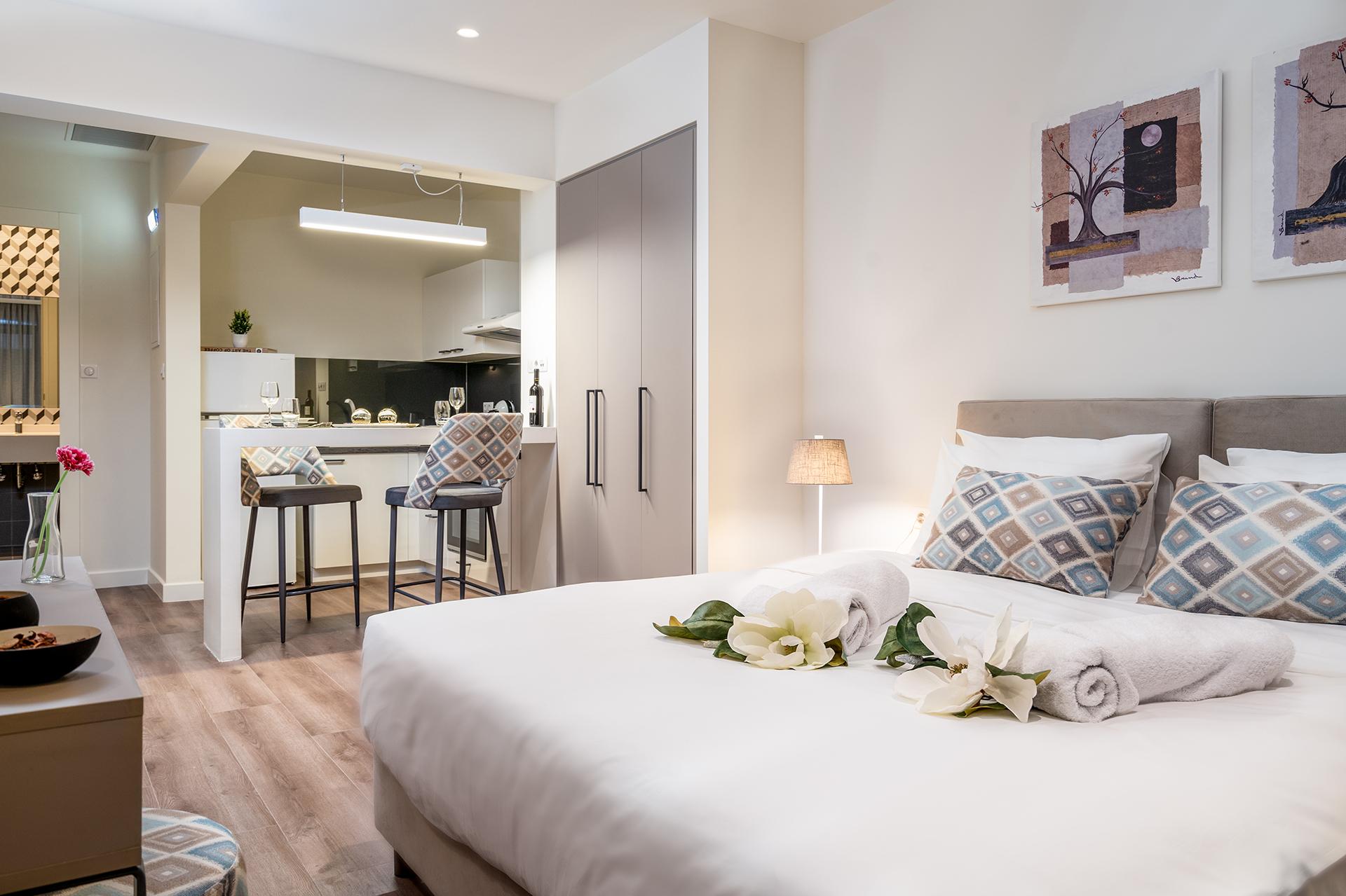 Urban Nest - Suites & Apartments Афины Экстерьер фото